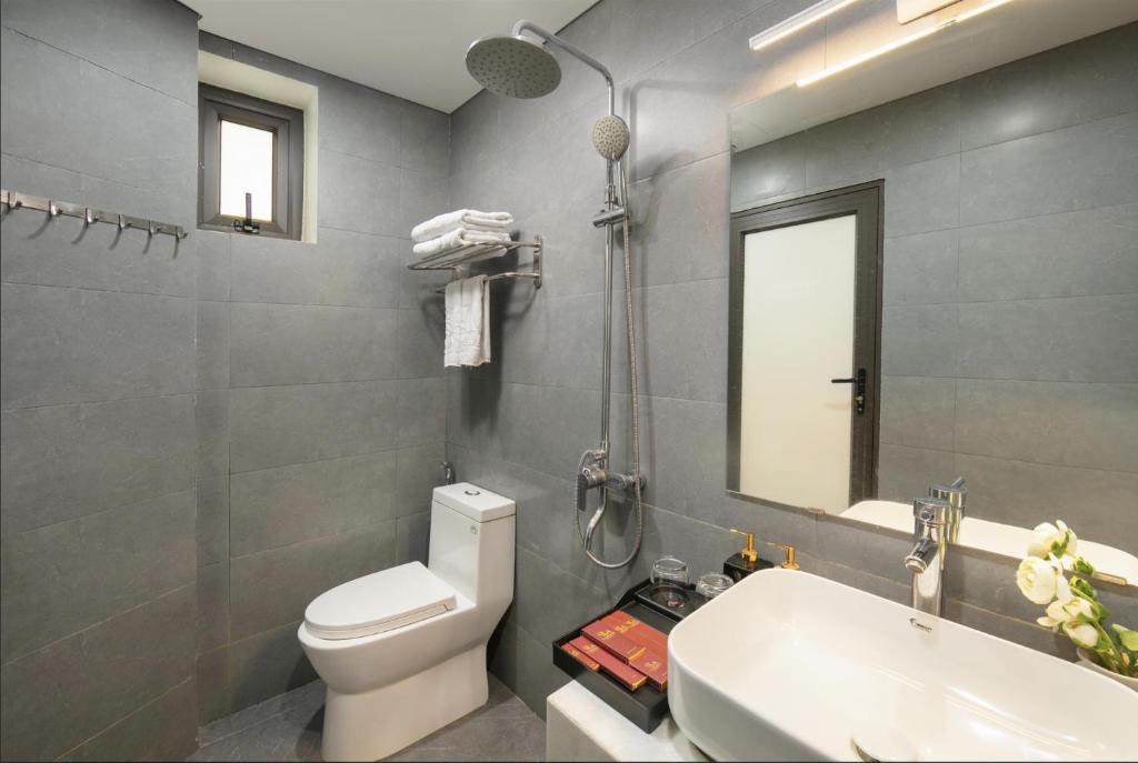 Koupelna v ubytování Lam Anh Hotel 3 Ngoại Giao Đoàn BT5-16