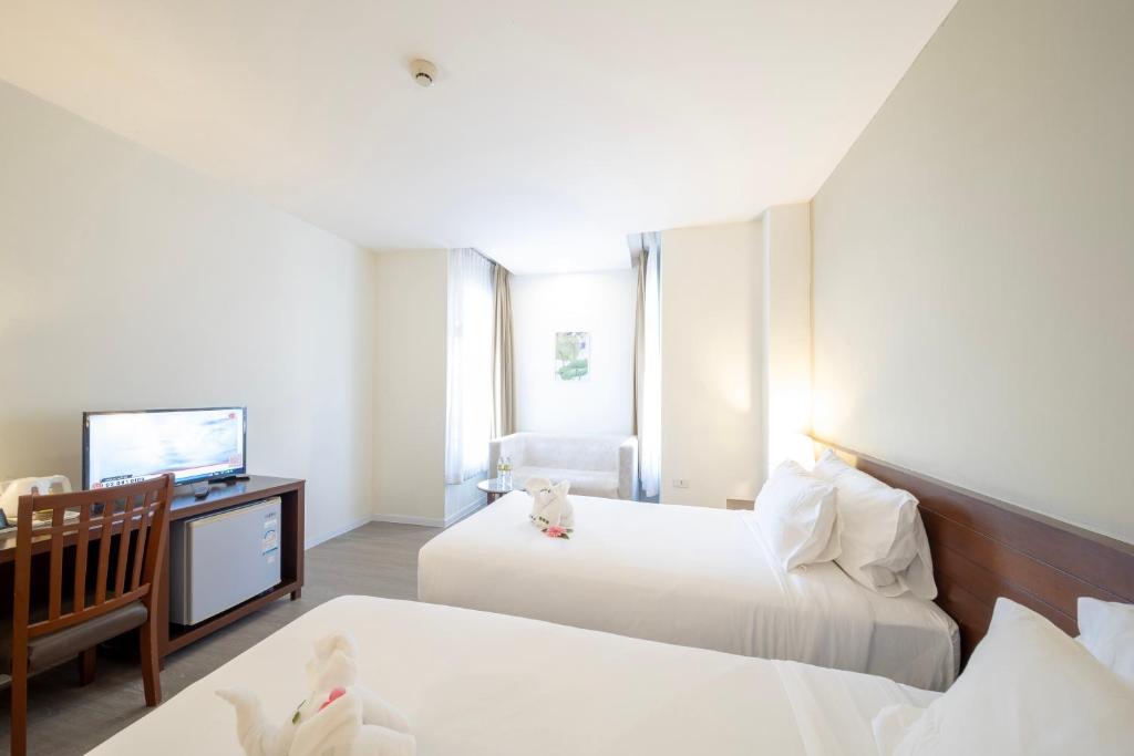 Golden Crown Grand Hotel - Resim 9