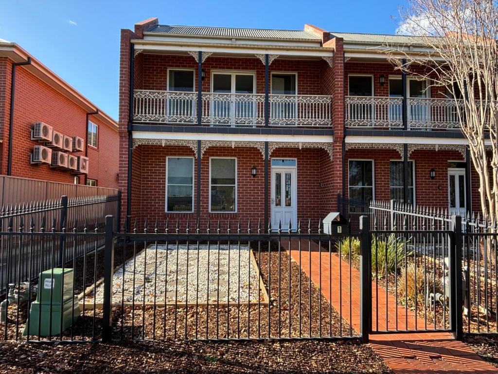 Budova, kde se prázdninový dům nachází