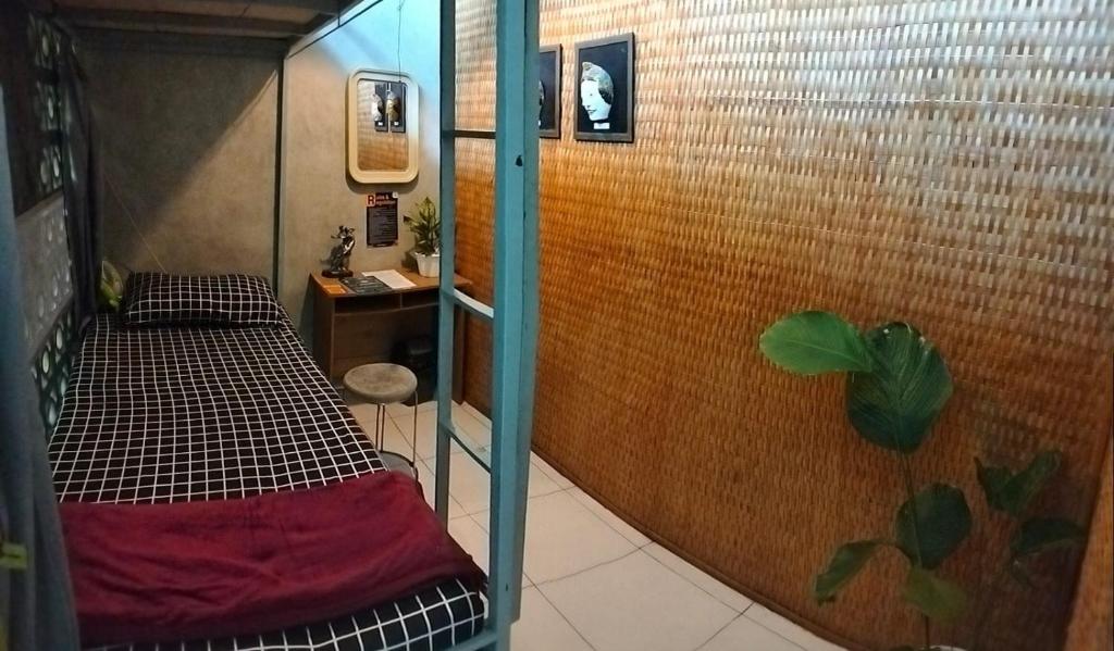Condro Wulan Hostel - 9