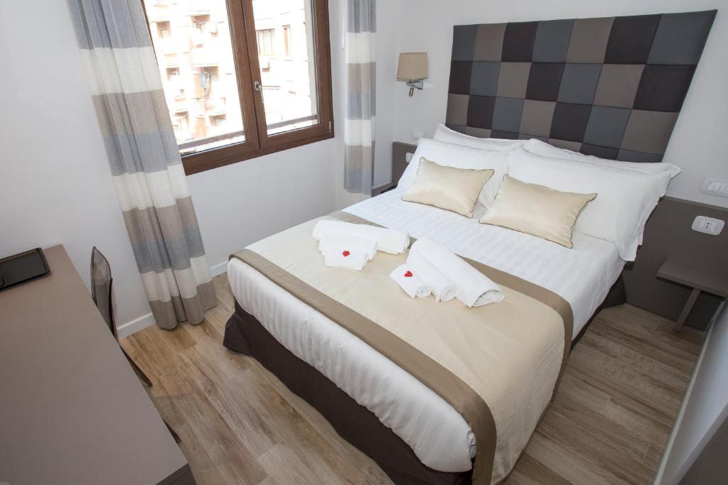 Leonardo Da Vinci Guest House - 1