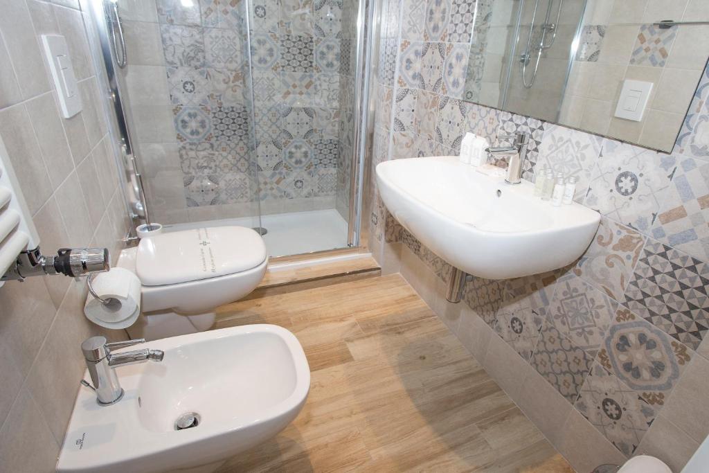 Leonardo Da Vinci Guest House - 4