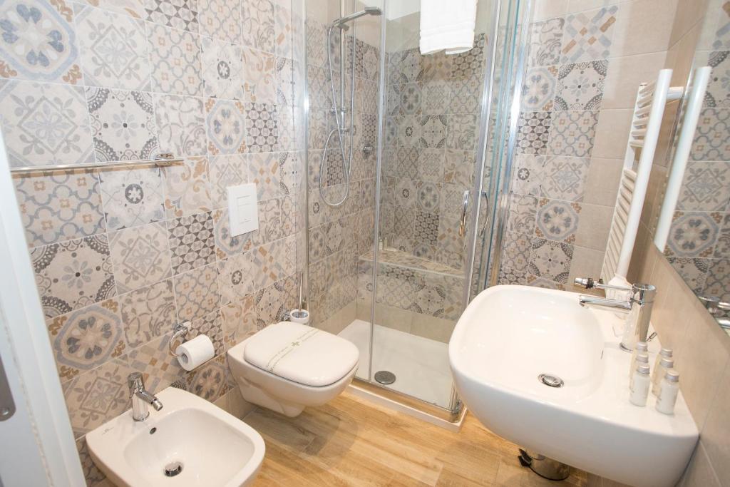 Leonardo Da Vinci Guest House - 13