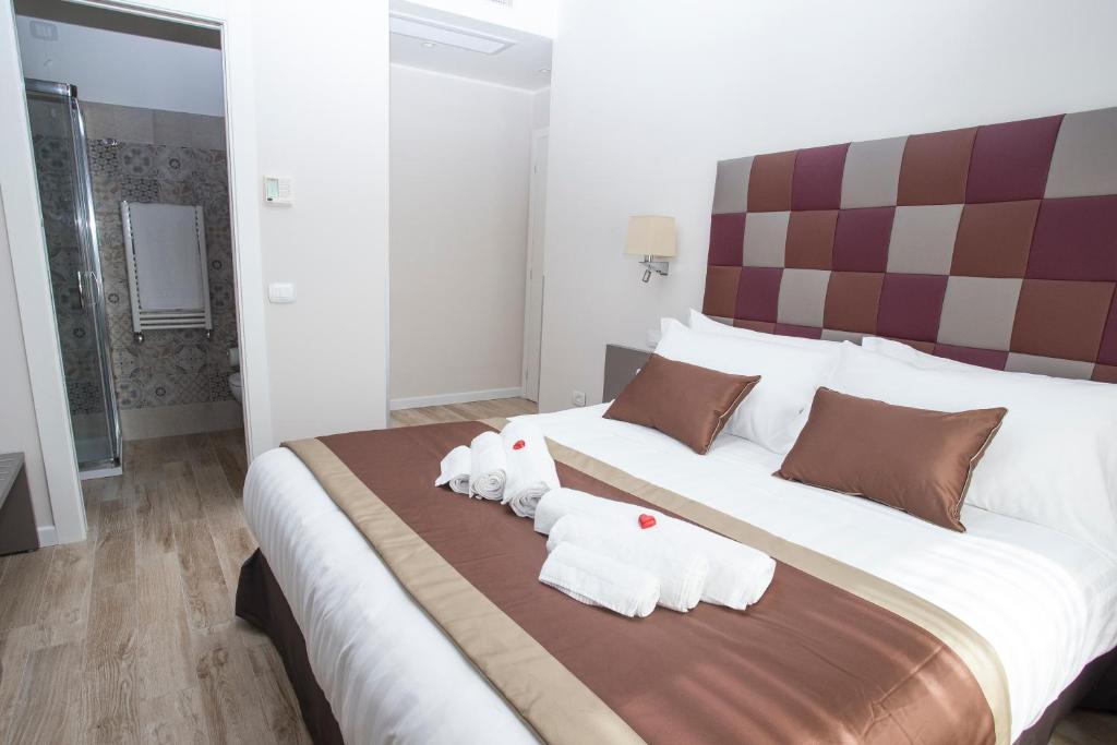 Leonardo Da Vinci Guest House - 16