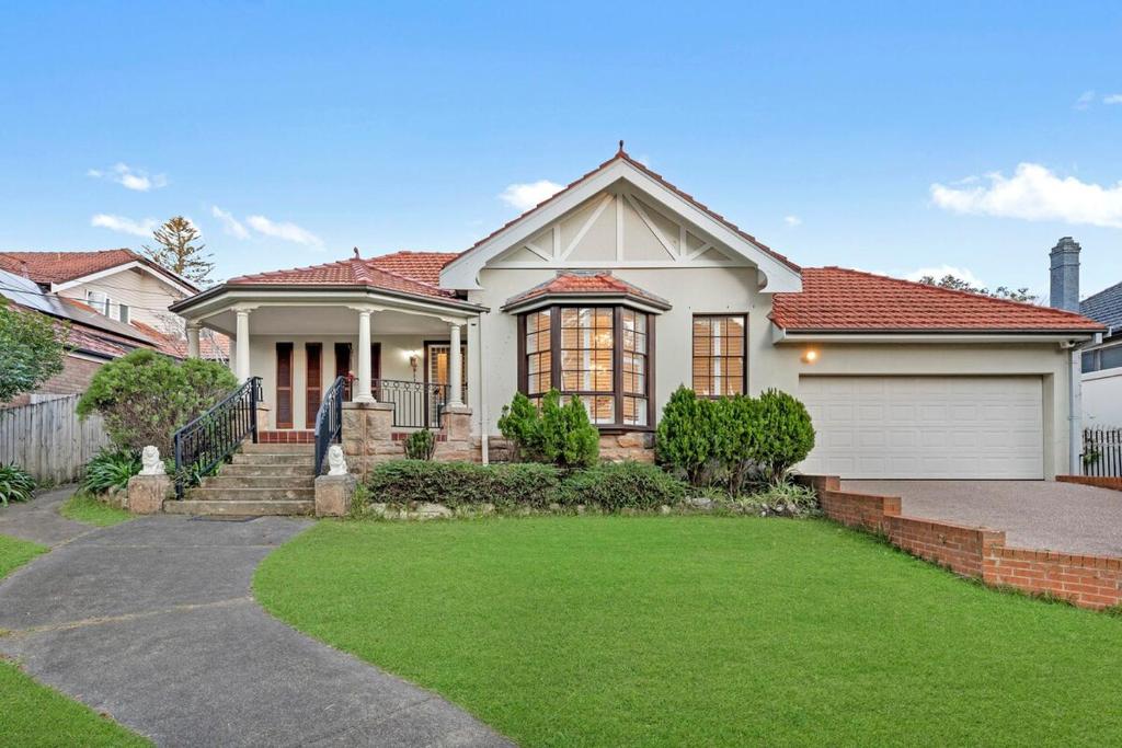 Κήπος έξω από το Spacious 5BR Family Retreat in Central Lindfield