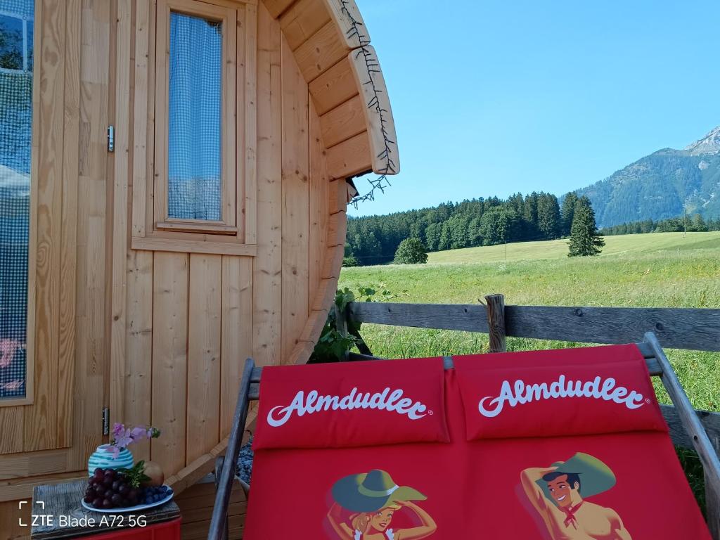 Üldine mäevaade või majutusasutusest k&k Residenz - "Circus Touristicus" pildistatud vaade