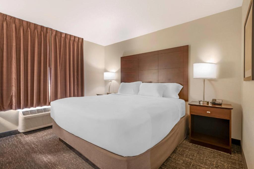 Postel nebo postele na pokoji v ubytování Comfort Inn & Suites Morgan - South Ogden