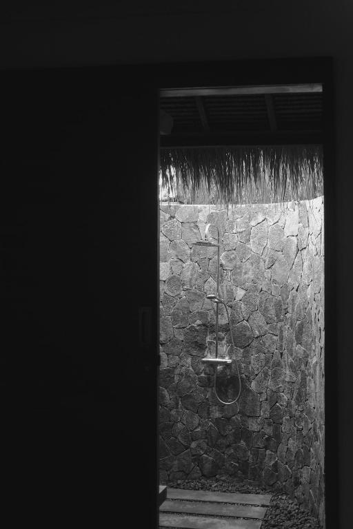 Koupelna v ubytování Flow - Temple of Health - Ayurvedic Cafe, Steam Room & Ice Plunge Gili Air