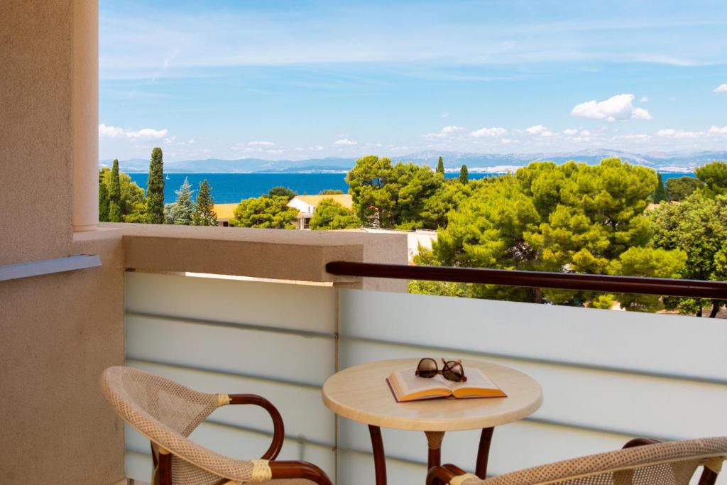Aminess Vival Velaris Resort - Superior Double Room With Balcony And Sea View