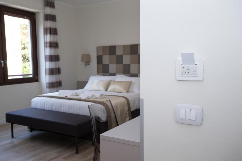 Leonardo Da Vinci Guest House - 9