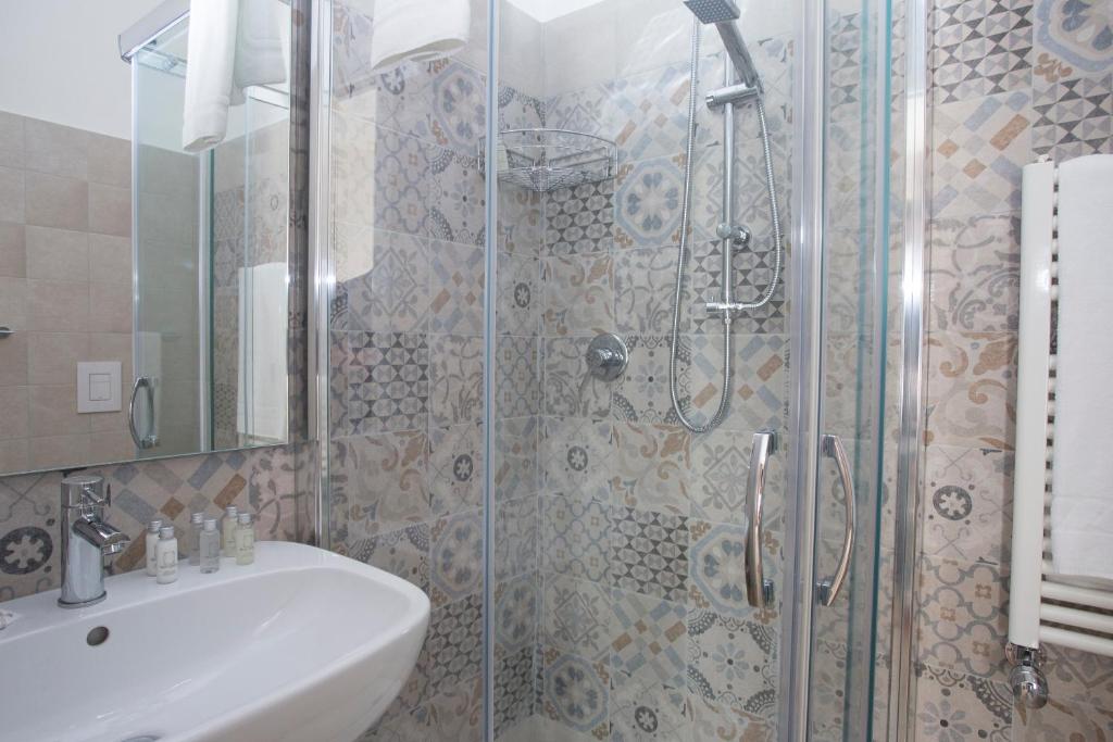 Leonardo Da Vinci Guest House - 19