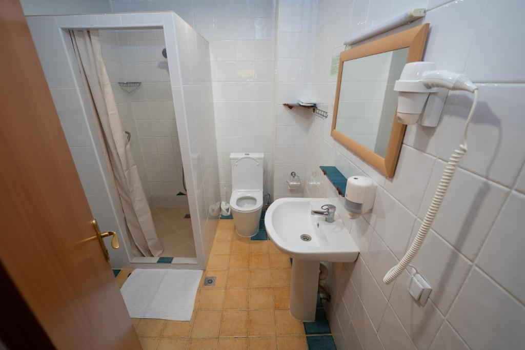 Koupelna v ubytování Hotel Mirhav