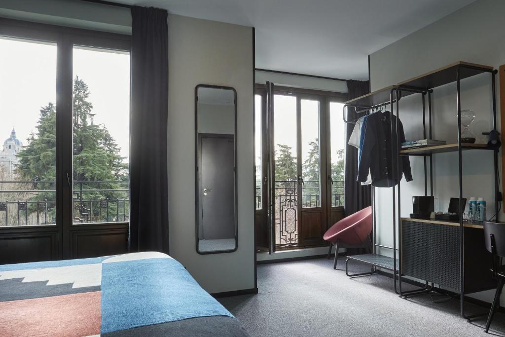 
King Room with Palace View
