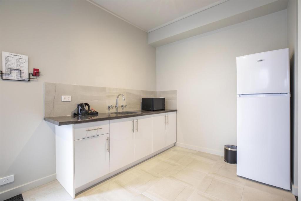 Nightcap at Excelsior Hotel - Resim 14