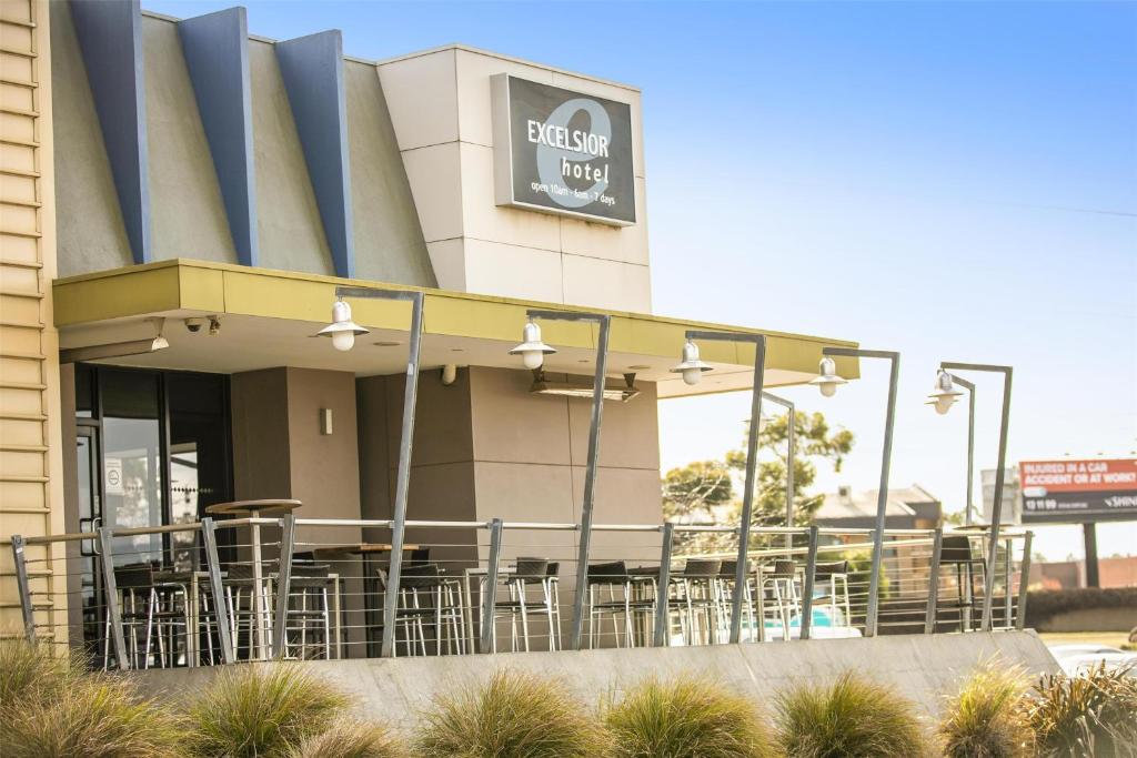 Nightcap at Excelsior Hotel - Resim 25