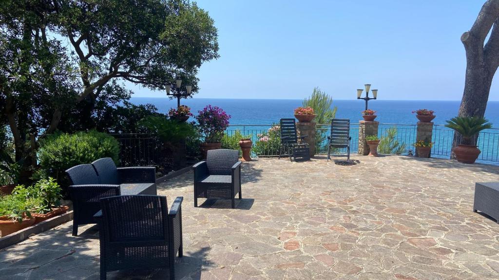 Galeriebild der Unterkunft Donna Laura Sea Front in Santa Maria di Castellabate