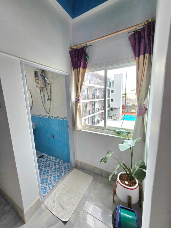 Πισίνα στο ή κοντά στο You And Me Guesthouse