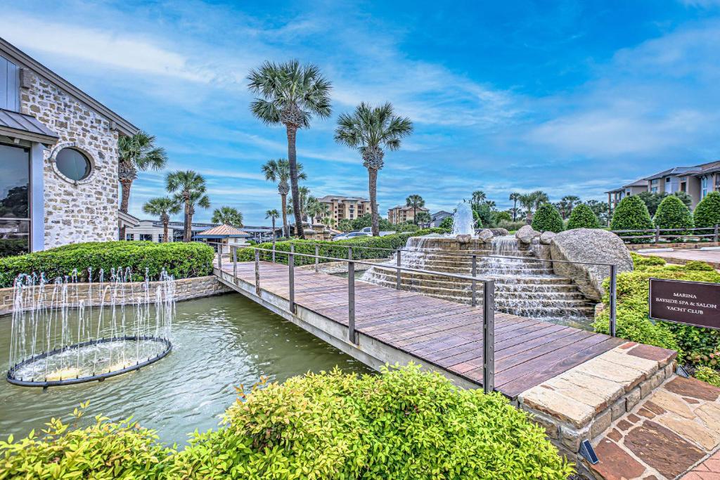 Waterfront Condo on Lake LBJ with Pool & Views, Horseshoe Bay (updated ...