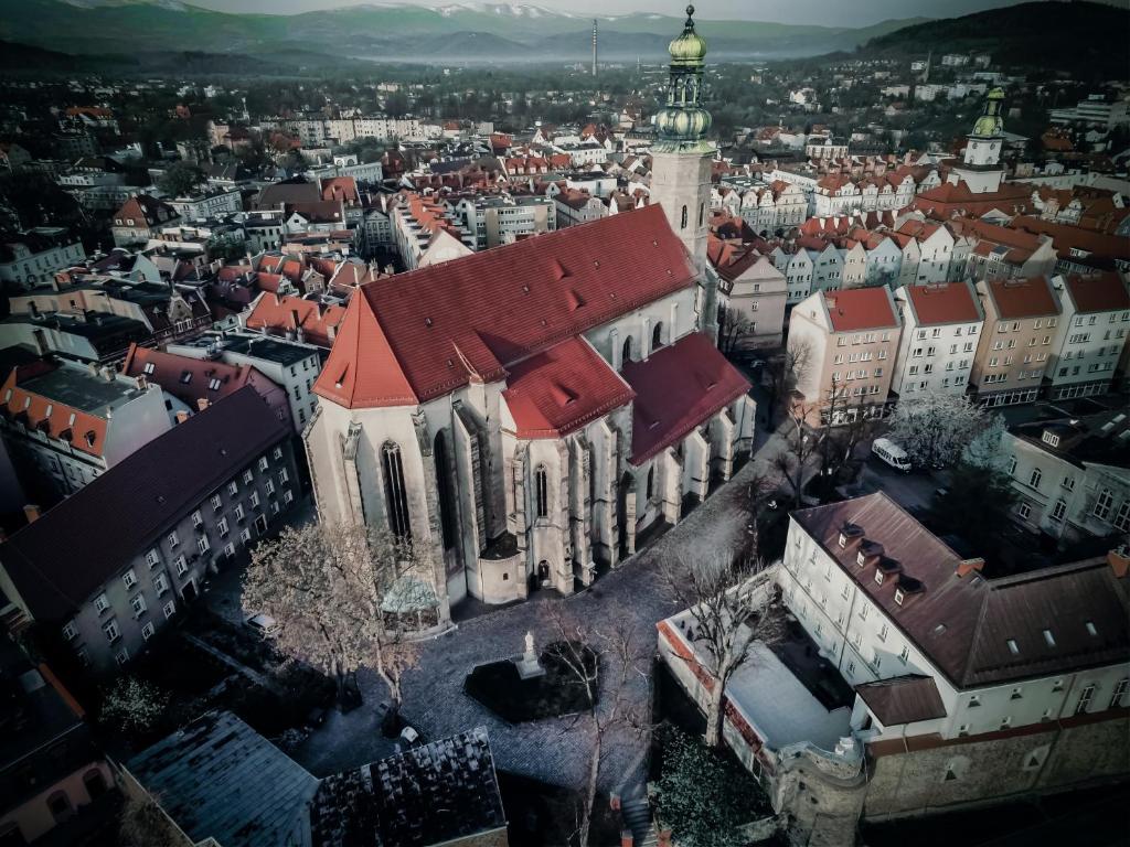 Výhľad na mesto Jelenia Góra alebo výhľad na mesto priamo z apartmánu