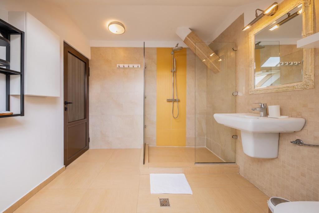 Koupelna v ubytování Cluj Napoca Apartments
