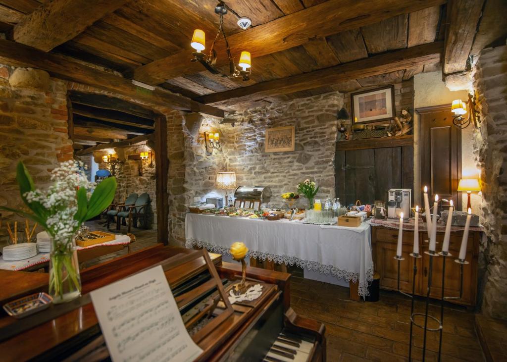 Restaurace v ubytování Casa Savri