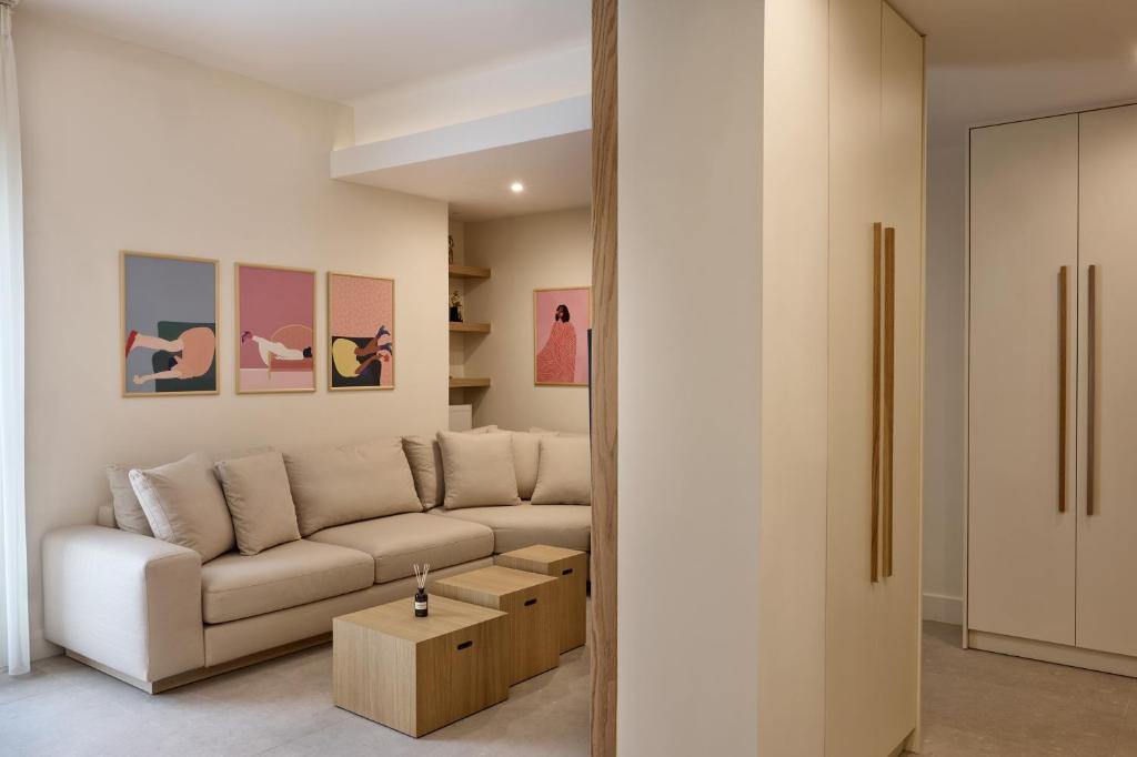 Prestige Lifestyle 3bd Apt in Kolonaki