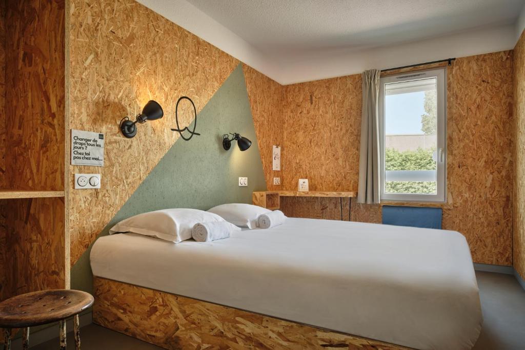 Hôtel Moustache Lille - Seclin - Housity