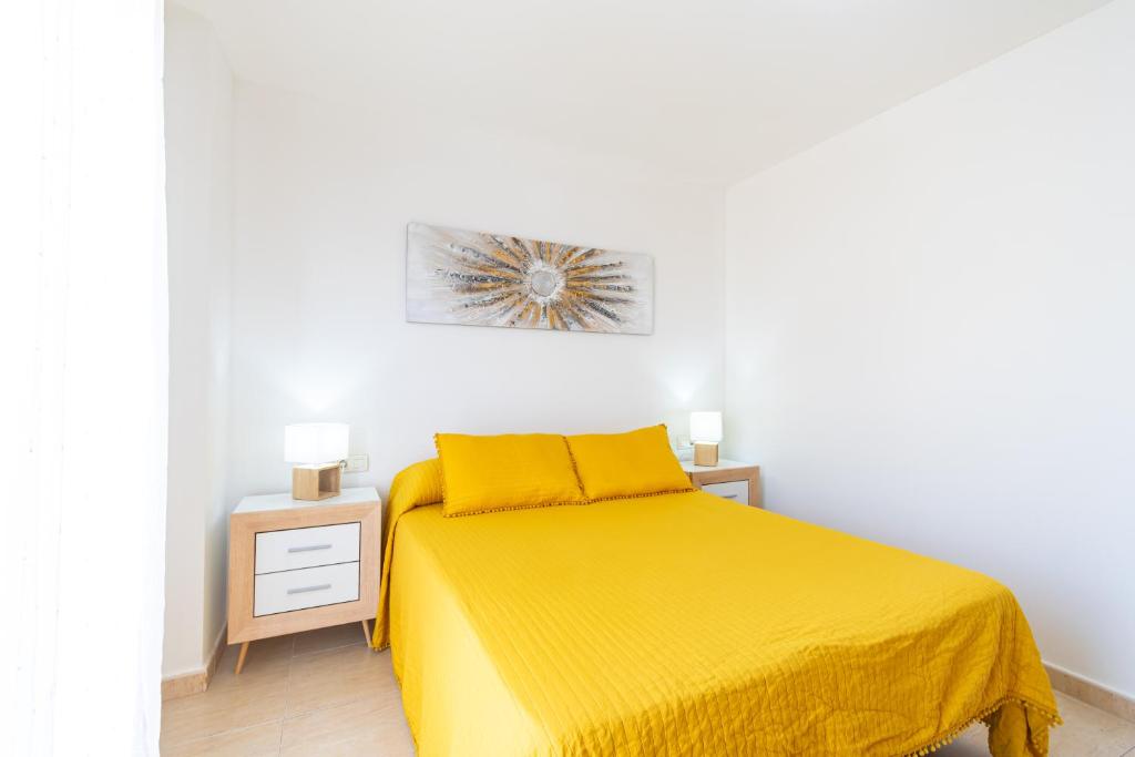 Katil atau katil-katil dalam bilik di Apartamento en el centro de Águilas - By Aloha Palma