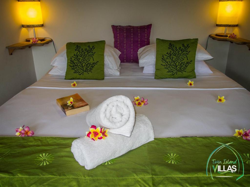 Twin Island Villas & Dive Resort - Double Room With Balcony And Sea View