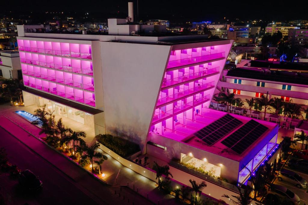 O edifício em que o hotel se localiza