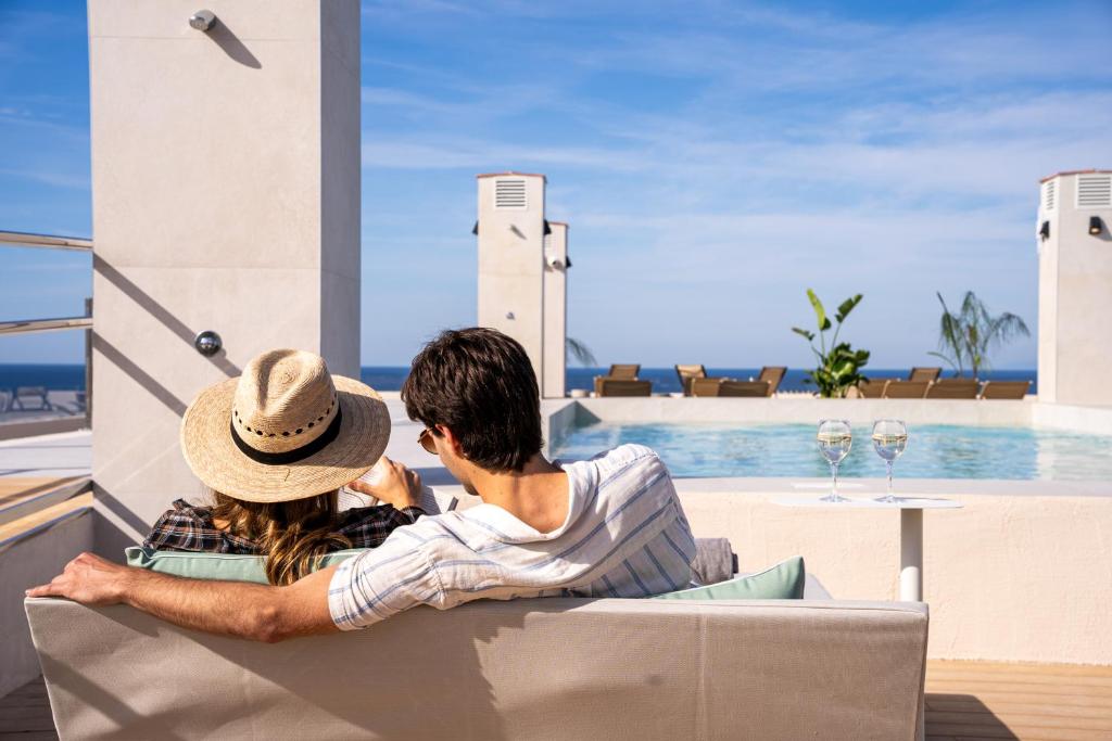 Bazén v ubytování Hotel Cala Font nebo v jeho okolí