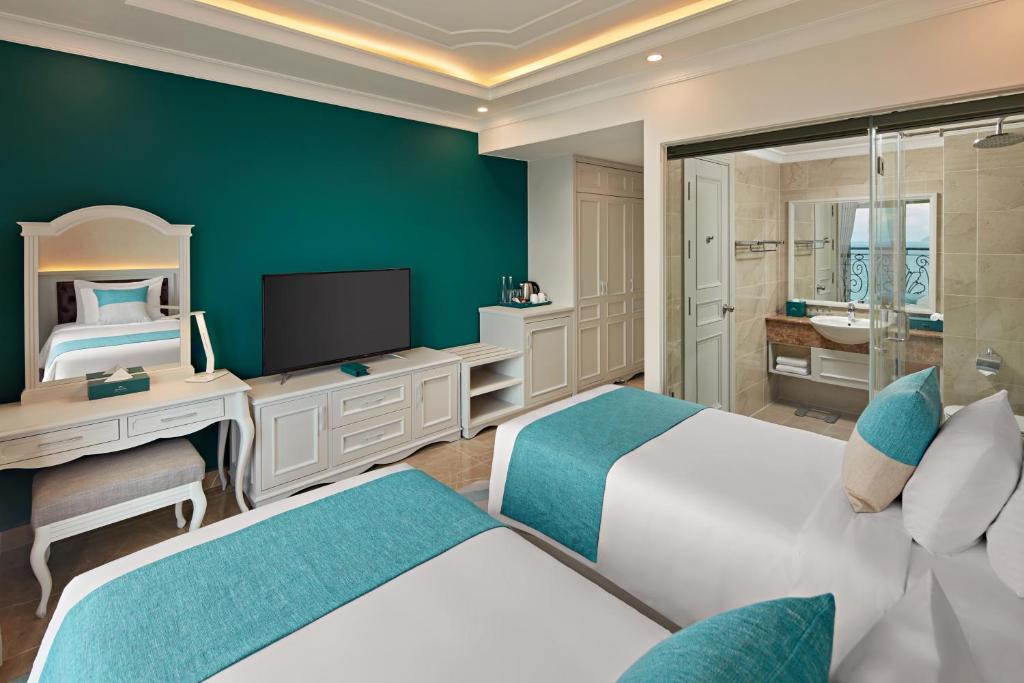 TV a/nebo společenská místnost v ubytování Mercure Nha Trang Beach