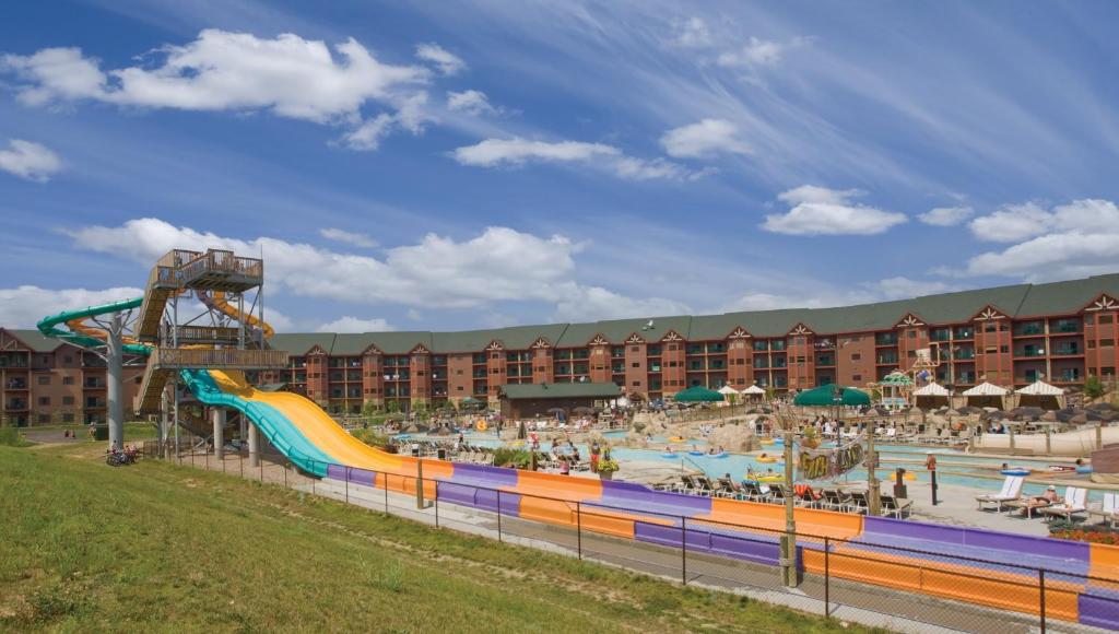 Bazén v ubytování Wyndham Glacier Canyon 1BR Apartment with Resort Access nebo v jeho okolí