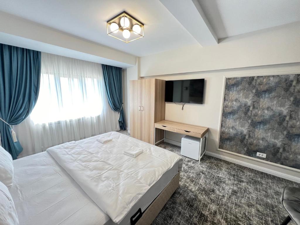 Premium Rooms & Boutique Apartments with Free Parking