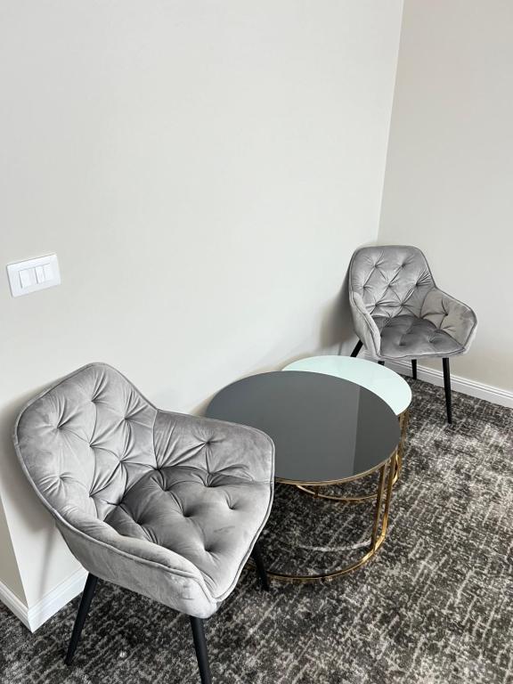 Premium Rooms & Boutique Apartments with Free Parking - Resim 26