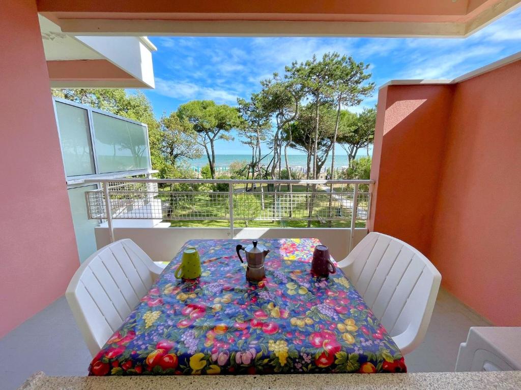 Balkón alebo terasa v ubytovaní Appealing holiday home in Denia with private pool