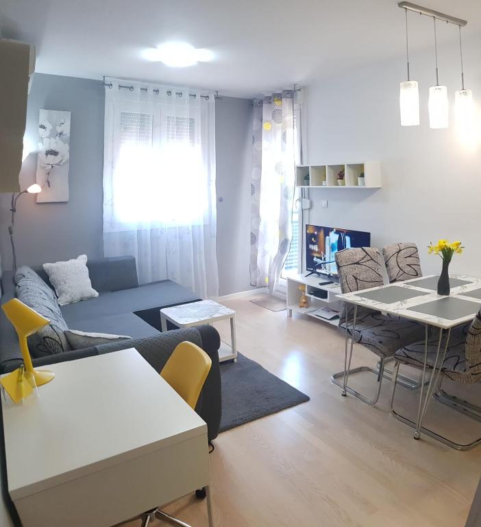 Khu vực ghế ngồi tại Apartment Verdi Split with free private parking space