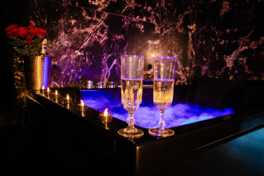 L'Aphrodite, Suite de LUXE - Love room - JACUZZI - Apartamento De Un Dormitorio