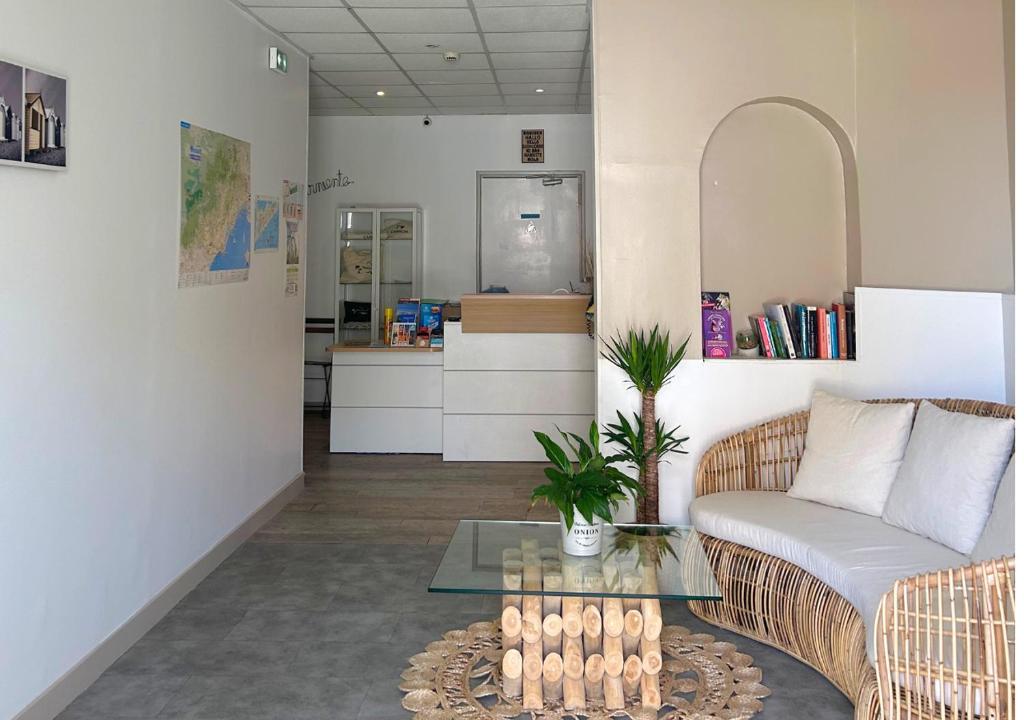 Kuchyň nebo kuchyňský kout v ubytování Hôtel Le Carnon