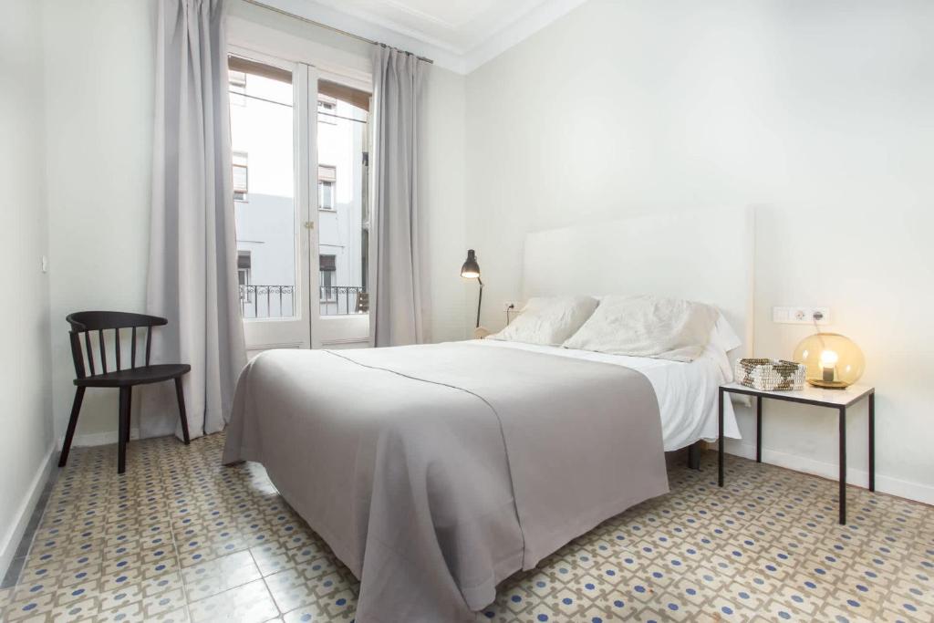 The Collection Barcelona - Las Ramblas - Liceo 4 BD with balcony