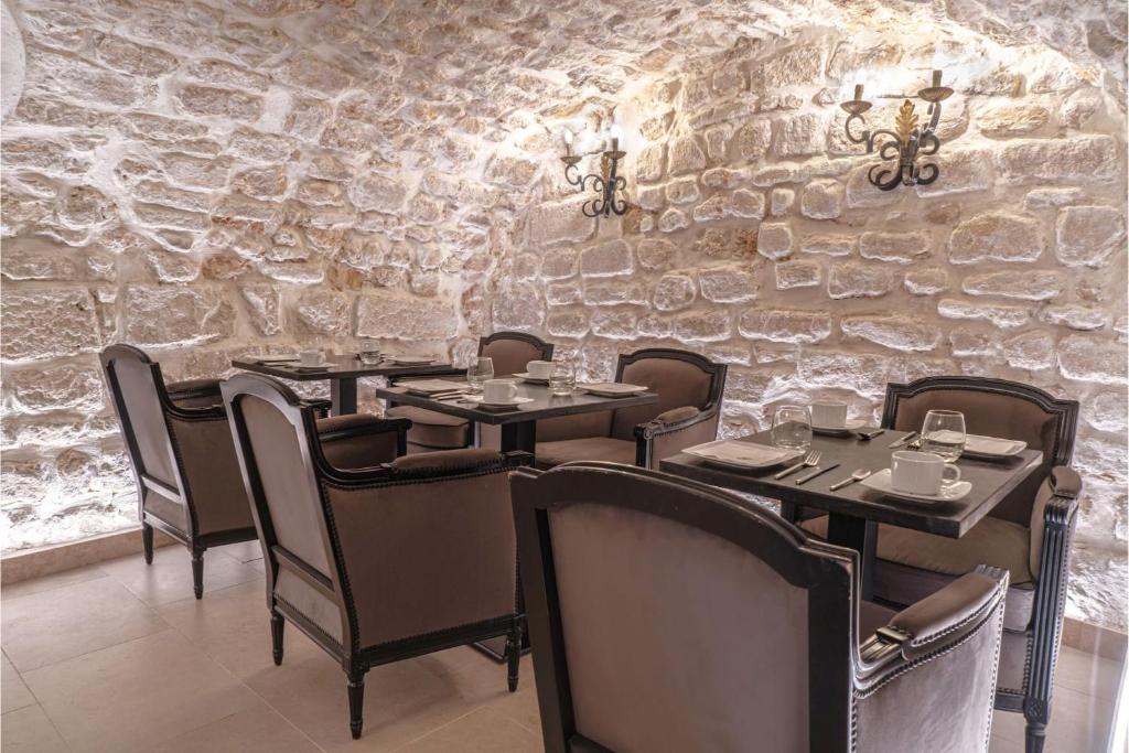 Hotel Saint-Louis Marais - Resim 11