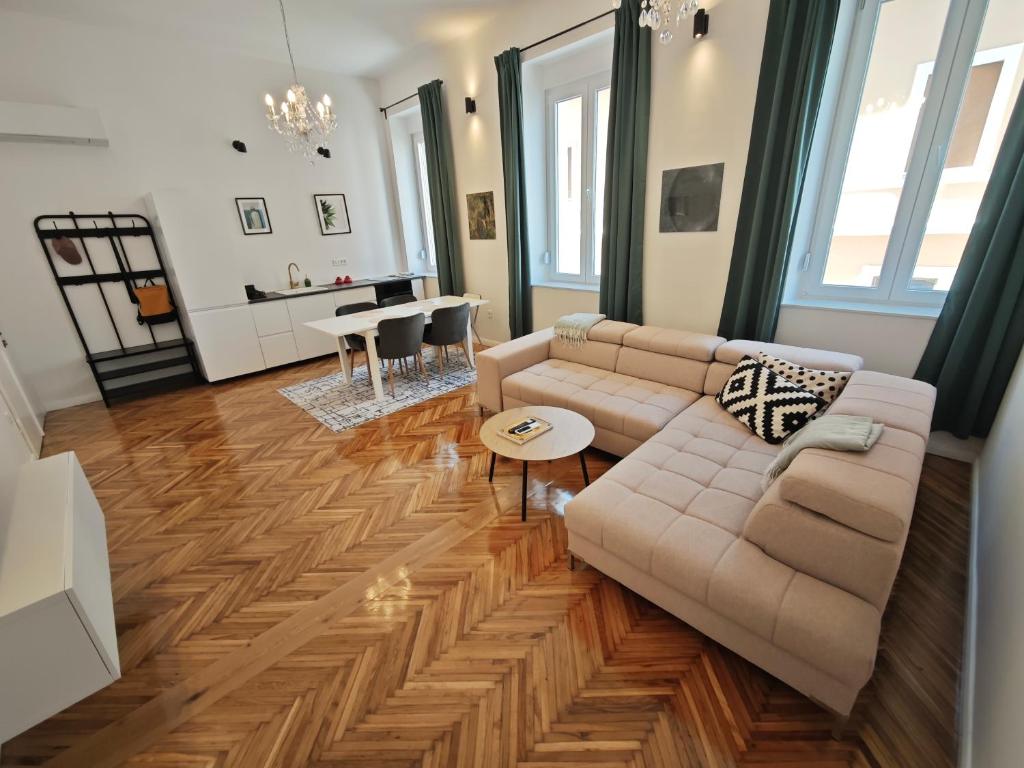 Tinelinn Apartments Zadar #Old Town Bridge