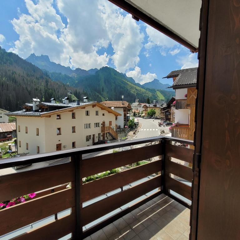 Nespecifikovaný výhled na hory nebo výhled na hory při pohledu z hotelu