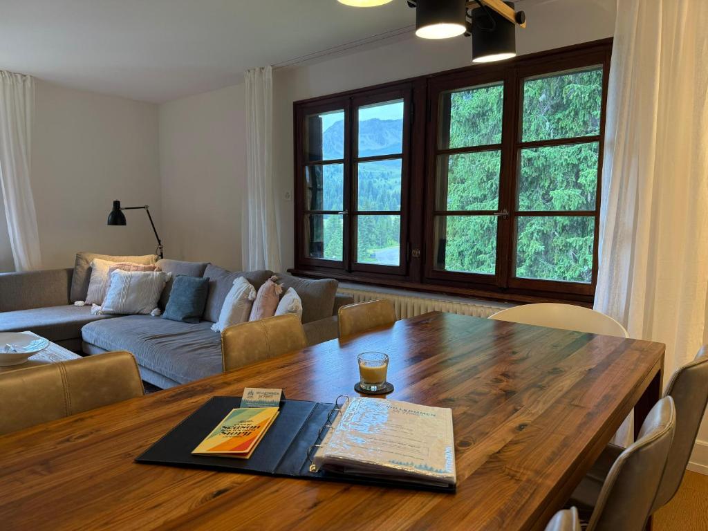 Posezení v ubytování Chalet Pradella by Arosa Holiday