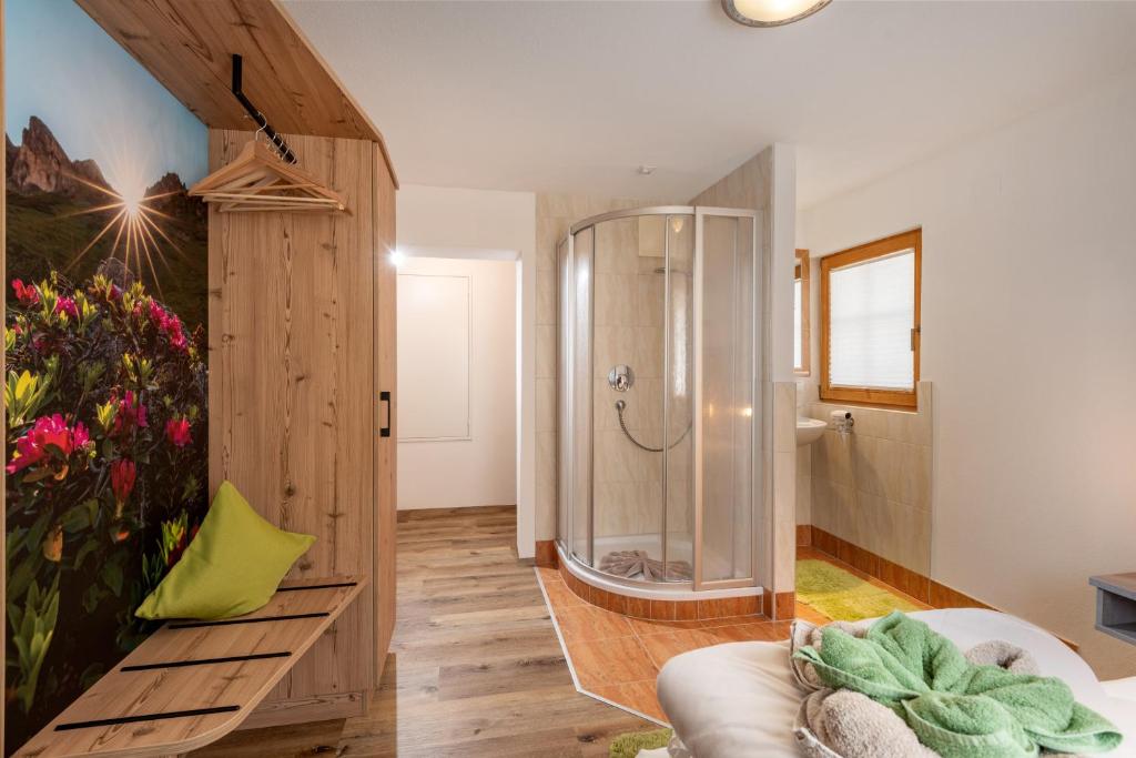 Koupelna v ubytování Gästehaus Hochstaffl