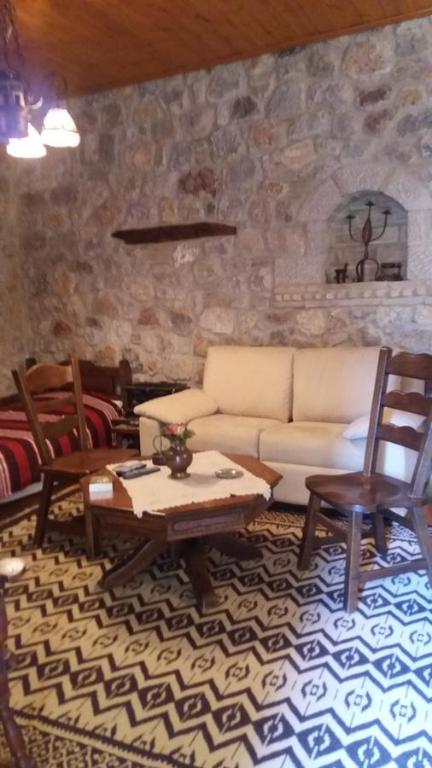 Posezení v ubytování Alexandros Pension