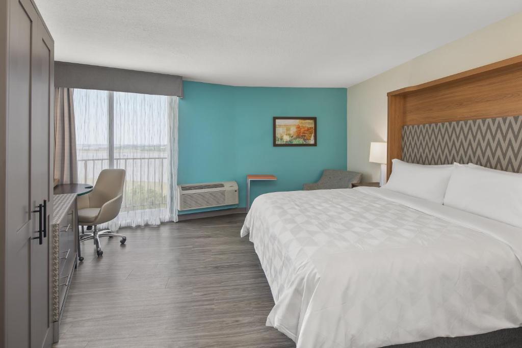 Holiday Inn Charleston-Riverview by IHG photo