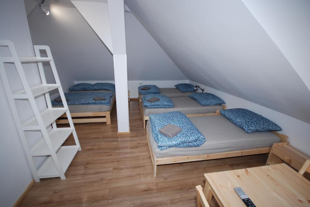 Noclegi Dywity Spółdziecza 10 - Familiekamer Met Gedeelde Badkamer