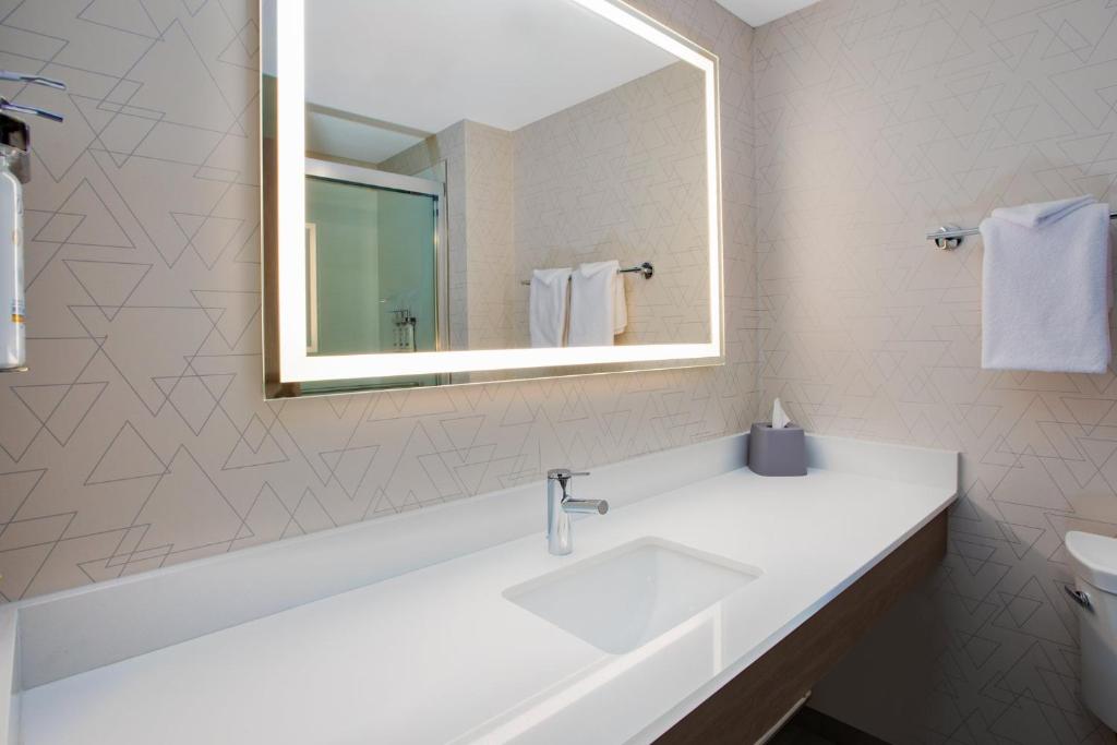 Holiday Inn Express Sault Ste Marie by IHG - Habitación Estándar King