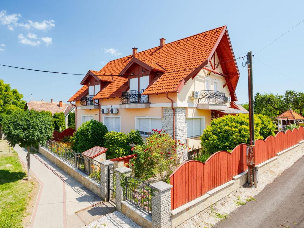 Budova, v ktorej sa apartmán nachádza